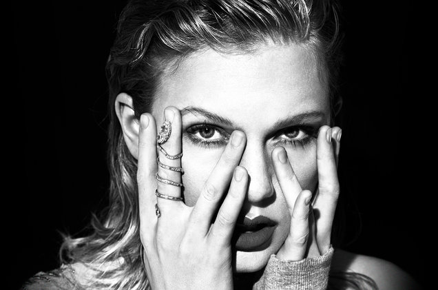03-Taylor-Swift-press-photo-2017-a-billboard-1548