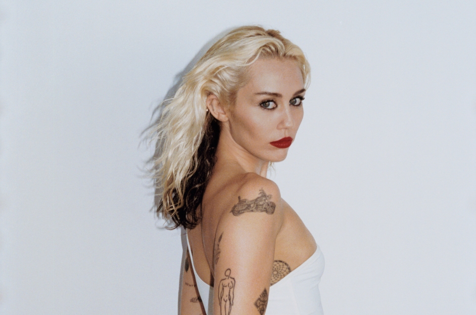 Miley-Cyrus-pr-cr-BriannaCapozzi-2023-billboard-1548[1]