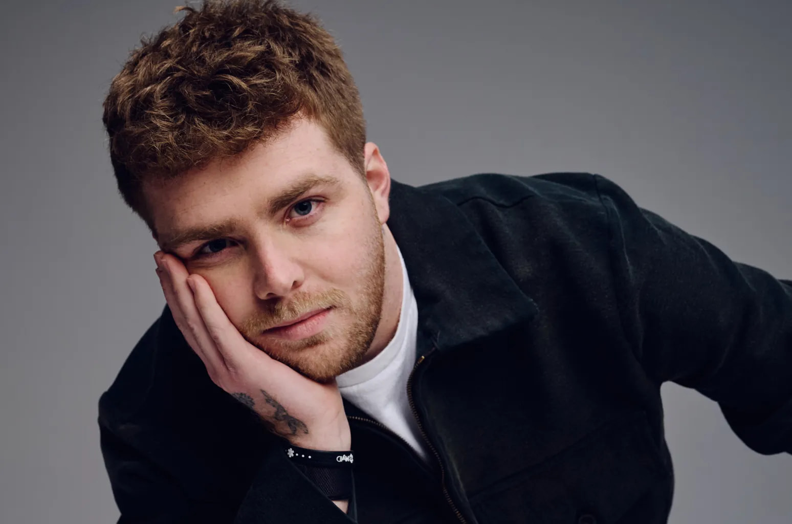 Alex-Warren-cr-Jack-Dytrych-2025-press-billboard-1548