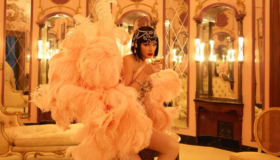 01-taylor-swift-life-of-a-showgirl-pr-billboard-1800