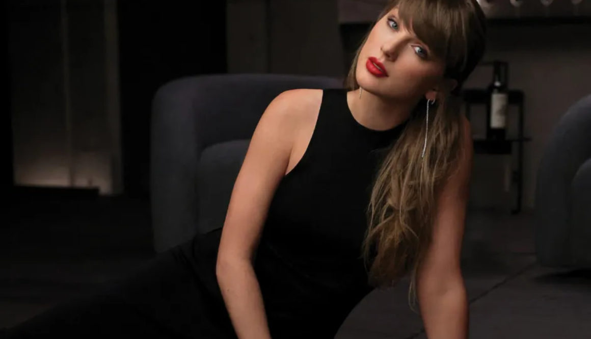 02-taylor-swift-tloas-encore-billboard-1800